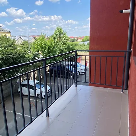 Modern Cu Balcon Бухарест