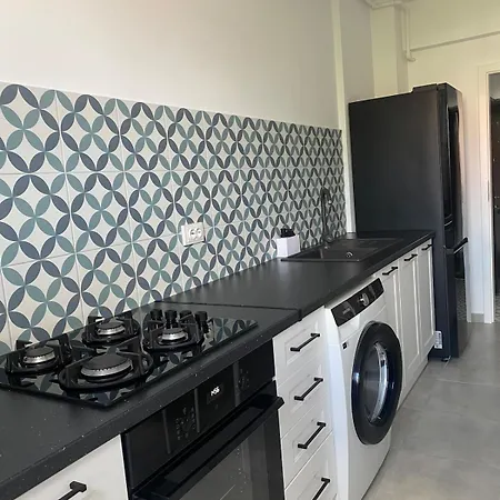 Modern Cu Balcon Appartement *