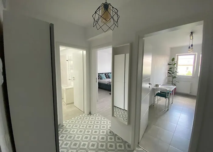 Modern Cu Balcon Apartament *