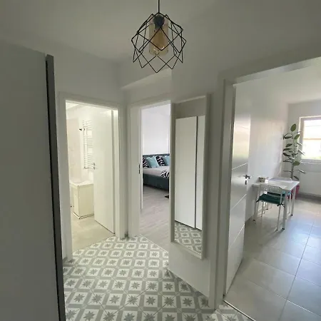 Modern Cu Balcon Apartamento *